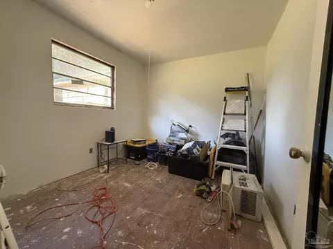 Bedroom - 4678 Hwy 4, Jay, FL 32565 photo 2 of 2