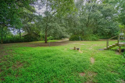 5248 Peacock Rd, Milton, FL 32570 photo 9
