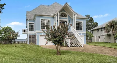 Exterior - 4504 Bayside Dr, Milton, FL 32583 photo 11 of 12