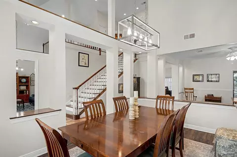 Dining - 4504 Bayside Dr, Milton, FL 32583 photo 2 of 3