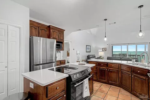 Kitchen - 4504 Bayside Dr, Milton, FL 32583 photo 3 of 4