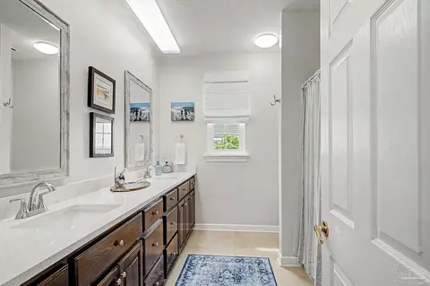 Bath - 4504 Bayside Dr, Milton, FL 32583 photo 1 of 6