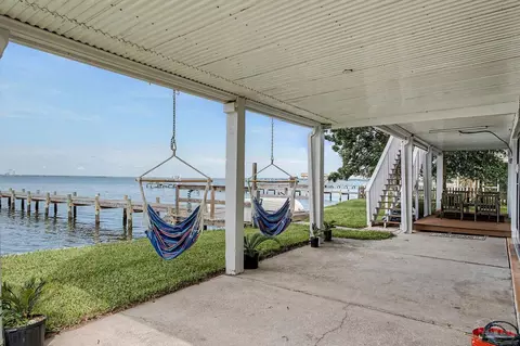 Exterior - 4504 Bayside Dr, Milton, FL 32583 photo 8 of 12