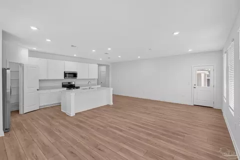 Living - 5959 Serrate St #HS 25J, Pace, FL 32571 photo 4 of 4