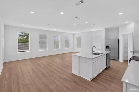 Living - 5959 Serrate St #HS 25J, Pace, FL 32571 photo 3 of 4