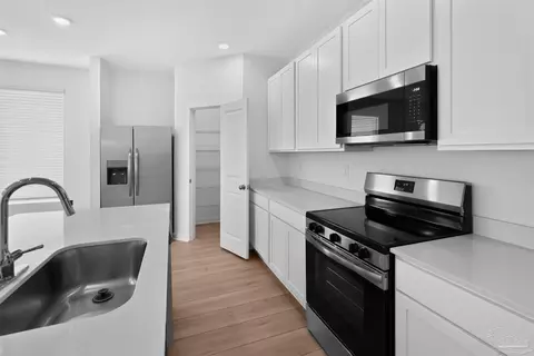 Kitchen - 5959 Serrate St #HS 25J, Pace, FL 32571 photo 3 of 3