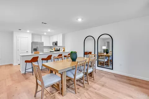 Dining - 6489 Buckthorn Cir #HS 10J, Pace, FL 32571 photo 2 of 6