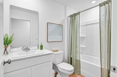 Bath - 6489 Buckthorn Cir #HS 10J, Pace, FL 32571 photo 3 of 5