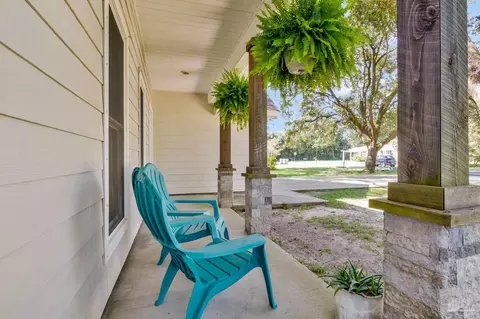 Exterior - 6404 Aspen Ave, Milton, FL 32570 photo 5 of 21