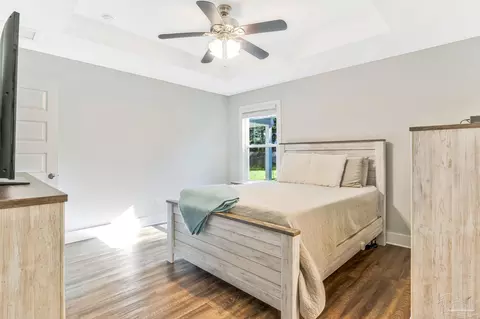 Bedroom - 6404 Aspen Ave, Milton, FL 32570 photo 2 of 8
