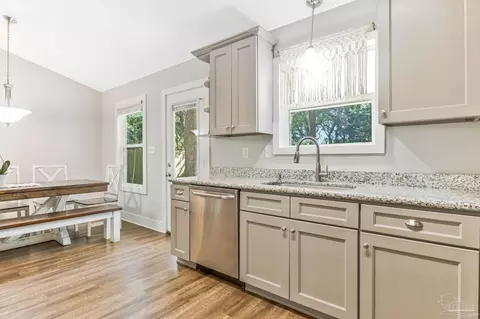 Kitchen - 6404 Aspen Ave, Milton, FL 32570 photo 3 of 3