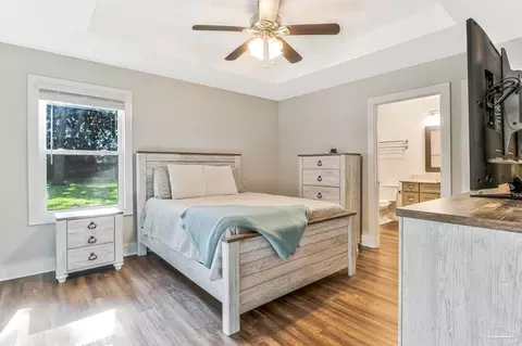 Bedroom - 6404 Aspen Ave, Milton, FL 32570 photo 1 of 8