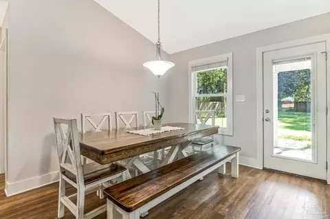 Dining - 6404 Aspen Ave, Milton, FL 32570 photo 2 of 3