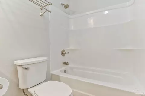 Bath - 6404 Aspen Ave, Milton, FL 32570 photo 6 of 6