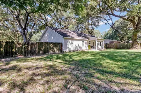 Exterior - 6404 Aspen Ave, Milton, FL 32570 photo 9 of 21