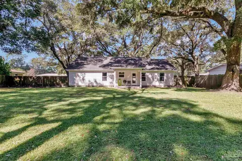 Exterior - 6404 Aspen Ave, Milton, FL 32570 photo 7 of 21