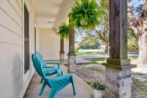 Exterior - 6404 Aspen Ave, Milton, FL 32570 photo 16 of 21
