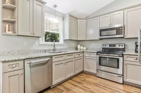 Kitchen - 6404 Aspen Ave, Milton, FL 32570 photo 1 of 3