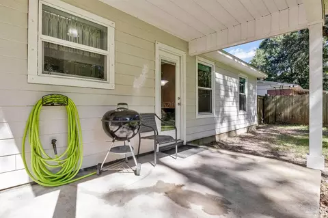Exterior - 6404 Aspen Ave, Milton, FL 32570 photo 11 of 21