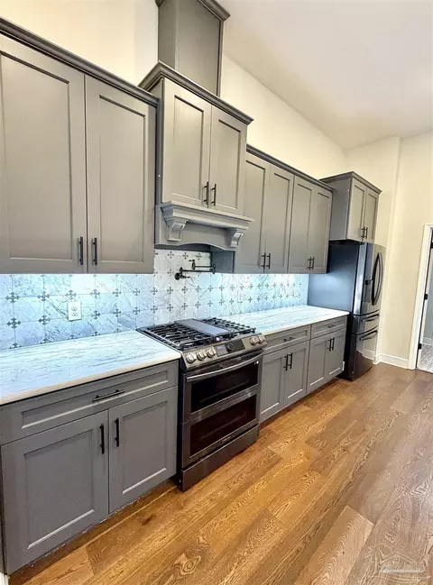 Kitchen - 5886 Augustine Dr, Pace, FL 32571 photo 3 of 5