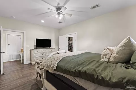 Bedroom - 5856 Bush Rd, Baker, FL 32531 photo 2 of 5