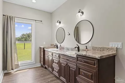 Bath - 5856 Bush Rd, Baker, FL 32531 photo 1 of 2