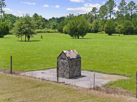 Exterior - 5856 Bush Rd, Baker, FL 32531 photo 5 of 8