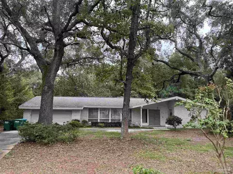 208 Cordoba St, Gulf Breeze, FL 32561