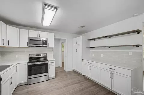 Kitchen - 4743 Pecanwood Pl, Pace, FL 32571 photo 5 of 5