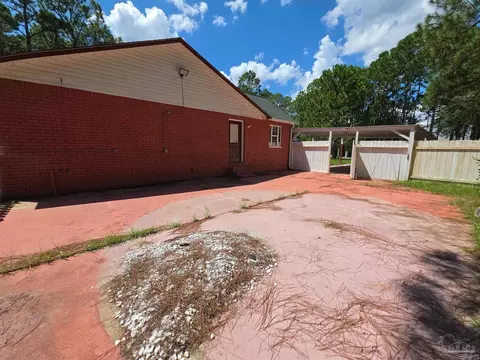Exterior - 976 Dolphin Rd, Milton, FL 32583 photo 5 of 7