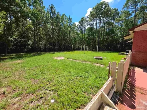 Exterior - 976 Dolphin Rd, Milton, FL 32583 photo 6 of 7
