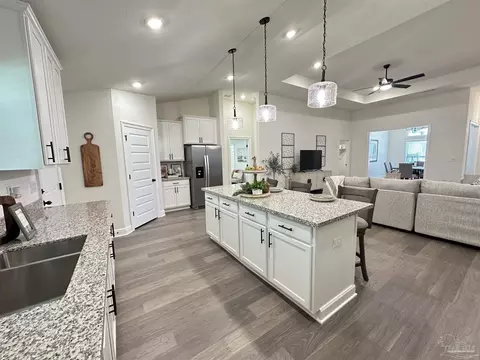 Kitchen - 5165 Barnett Rd, Pace, FL 32571 photo 4 of 4