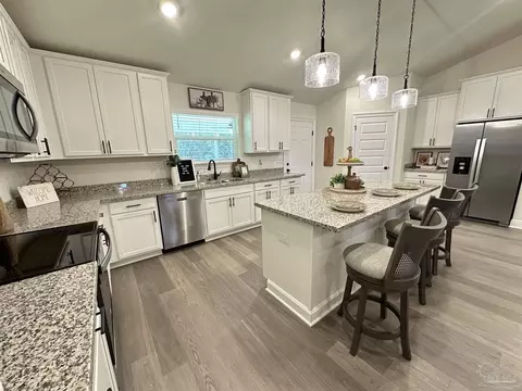 Kitchen - 5165 Barnett Rd, Pace, FL 32571 photo 1 of 4