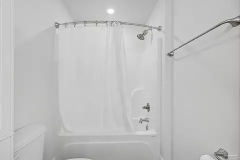 Bath - 4042 Floridatown Rd, Pace, FL 32571 photo 2 of 2