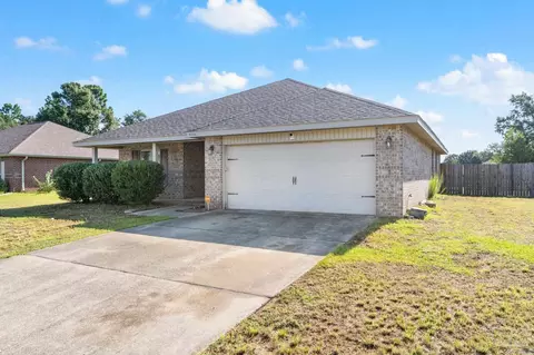 Exterior - 5546 Bellview Ct, Milton, FL 32583 photo 3 of 8
