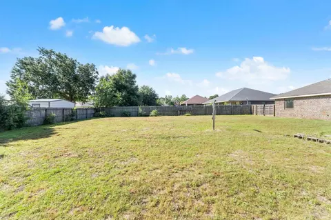 Exterior - 5546 Bellview Ct, Milton, FL 32583 photo 8 of 8
