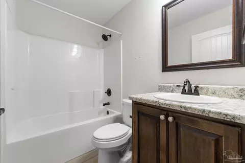 Bath - 5546 Bellview Ct, Milton, FL 32583 photo 3 of 3