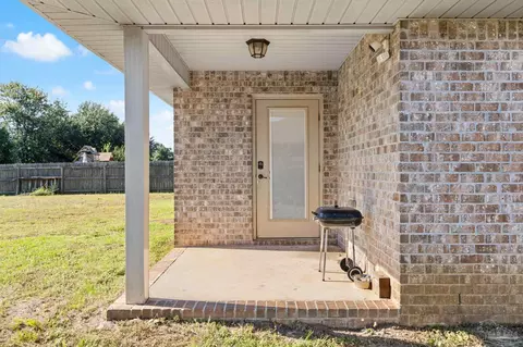 Exterior - 5546 Bellview Ct, Milton, FL 32583 photo 6 of 8