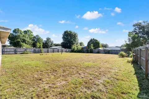 Exterior - 5546 Bellview Ct, Milton, FL 32583 photo 7 of 8
