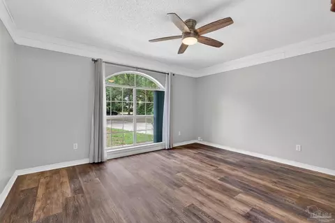 Living - 5605 Richmond Ct, Pace, FL 32571 photo 4 of 9