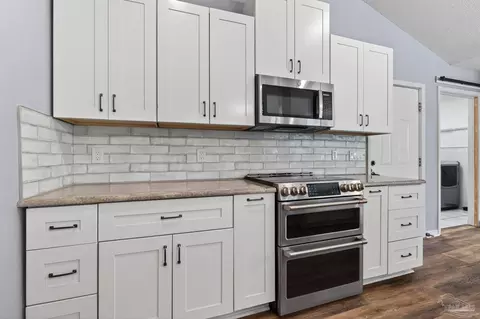 Kitchen - 5605 Richmond Ct, Pace, FL 32571 photo 1 of 6
