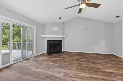 Living - 5605 Richmond Ct, Pace, FL 32571 photo 7 of 9