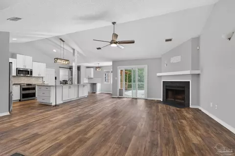 Living - 5605 Richmond Ct, Pace, FL 32571 photo 9 of 9
