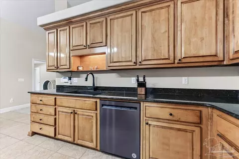 Kitchen - 5468 Covered Bridge Ln, Pace, FL 32571 photo 3 of 7