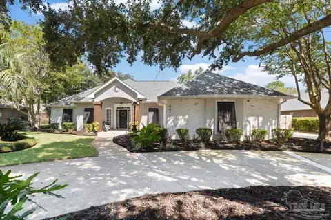 4473 Madura Rd, Gulf Breeze, FL 32563