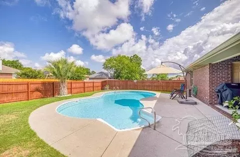 Exterior - 5202 English Oak Dr, Pace, FL 32571 photo 4 of 4