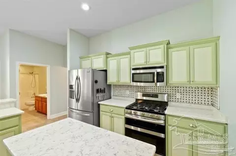 Kitchen - 5202 English Oak Dr, Pace, FL 32571 photo 3 of 3