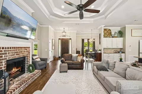 Living - 5110 Chumuckla Hwy, Pace, FL 32571 photo 2 of 3