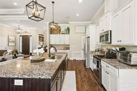 Kitchen - 5110 Chumuckla Hwy, Pace, FL 32571 photo 3 of 3