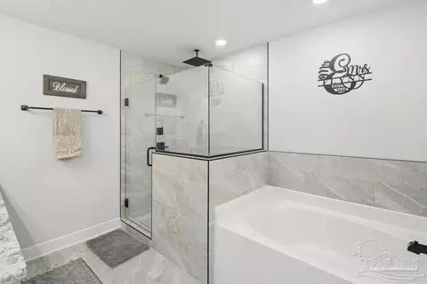 Bath - 3605 Autumn Ridge Rd, Pace, FL 32571 photo 4 of 7
